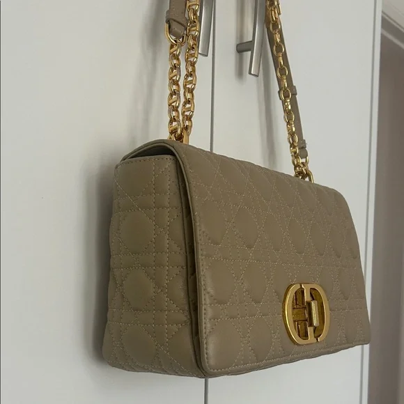 Elegant Taupe Quilted Shoulder Bag - Picture 5 of 9